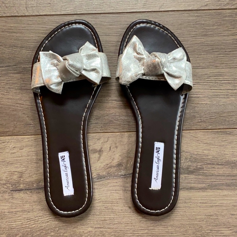 American Eagle Silver Bow Sandal - Size 7.5